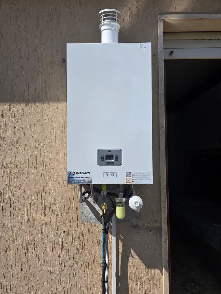 Installazione caldaia Ferroli su parete esterna